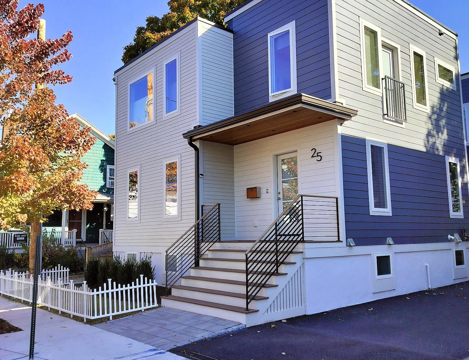 4 bed, 2600 sqft, $5,950 — Photo 1