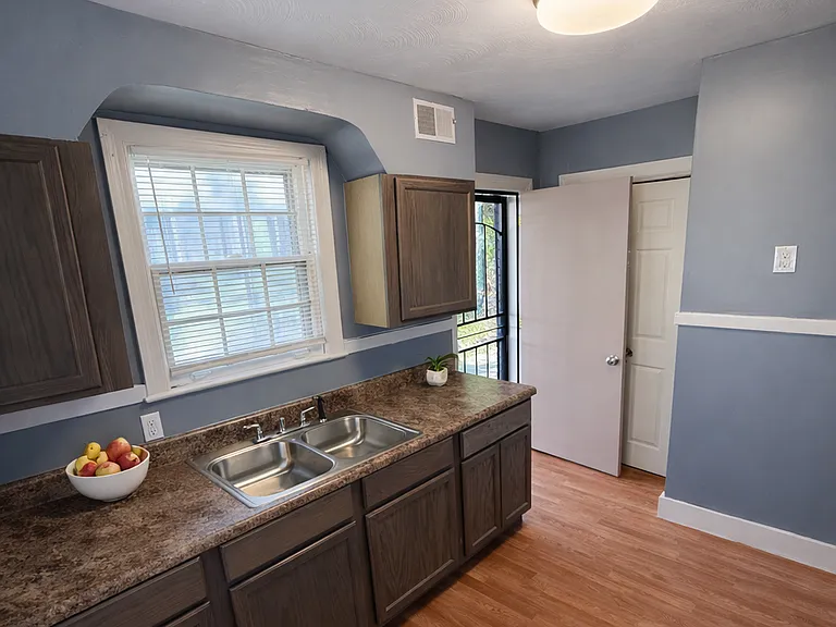 293 W Waldorf Ave — Photo 10