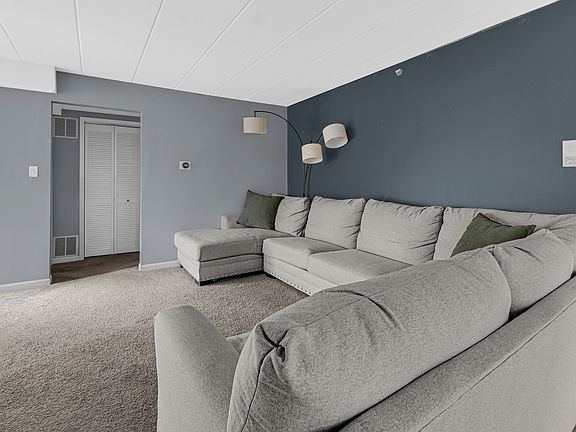 4th image of 6335 175th St APT 2S