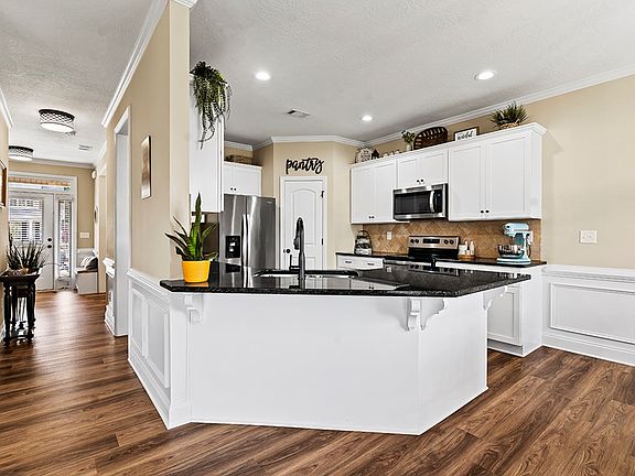 5th image of 117 Milford Pines Dr