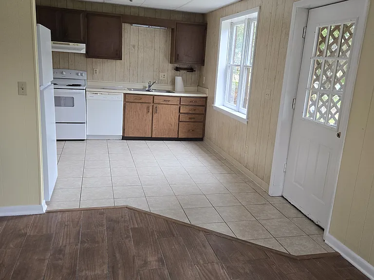 1221 Old Boones Creek Rd #2 — Photo 2