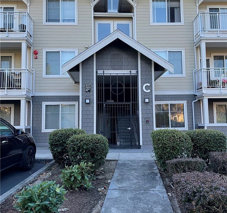 1st image of 537 225th Ln NE Unit C102