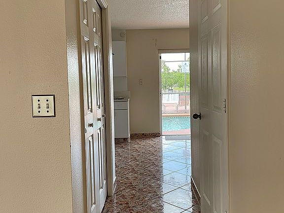 4th image of 1219 Kempton Chase Pkwy