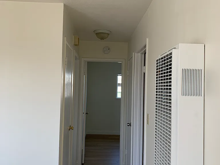 1929 California St #5 — Photo 5