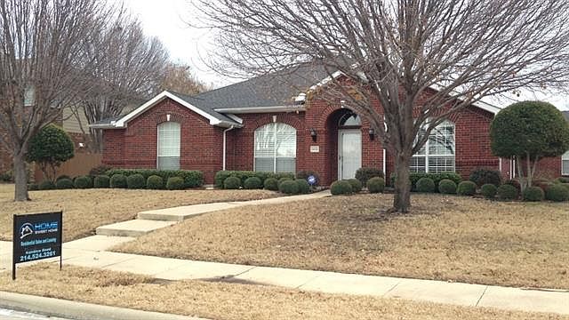 1st image of 909 Hampstead Dr