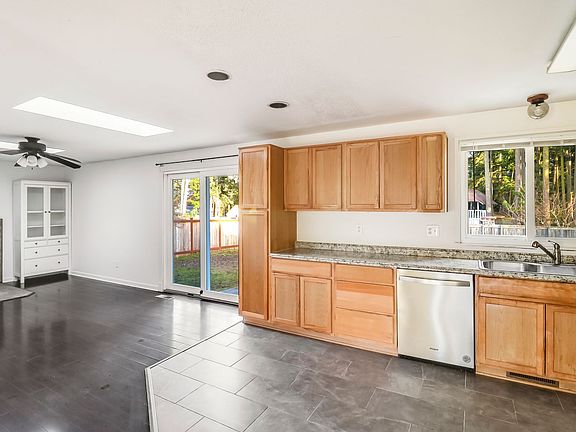 2nd image of 654 NW Ensign Dr