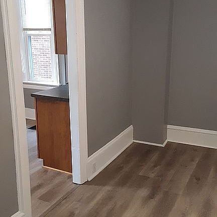 5th image of 713 Penn St