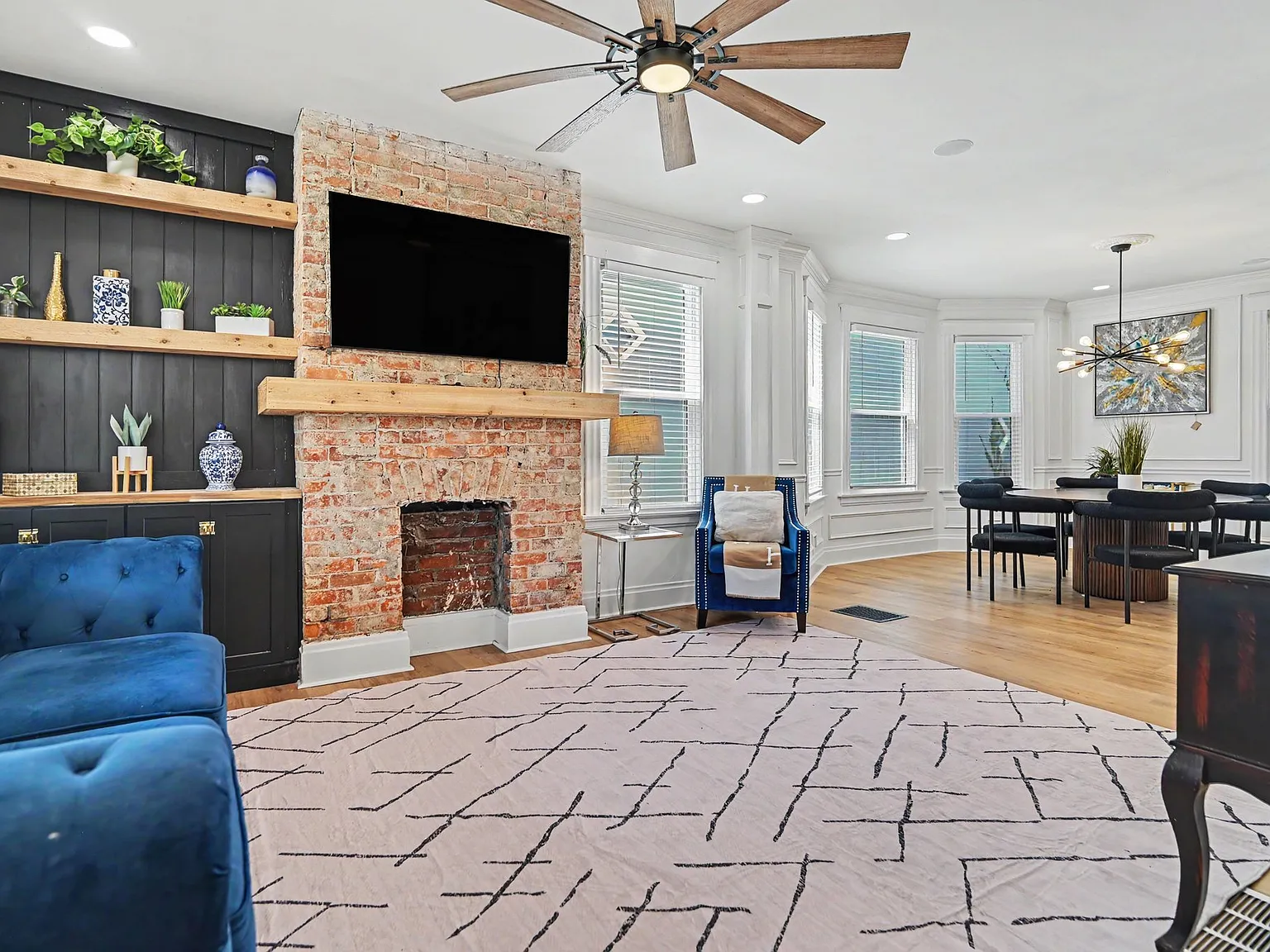 4 bed, 2200 sqft, $5,250 — Photo 4