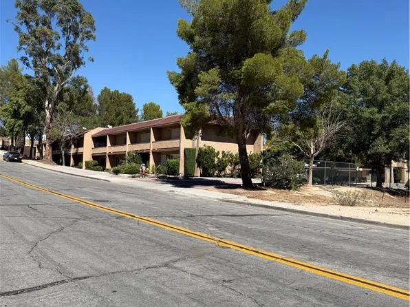 14299 La Paz Dr APT 24, Victorville, CA 92395