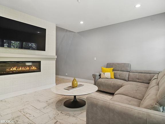 5th image of 6012 Canterbury Ln