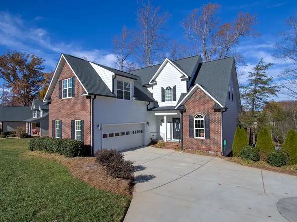 2911 Walbrook Ter, Browns Summit, NC 27214