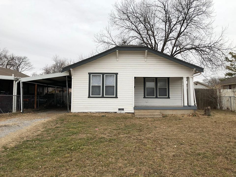 1st image of 611 SW 32nd St