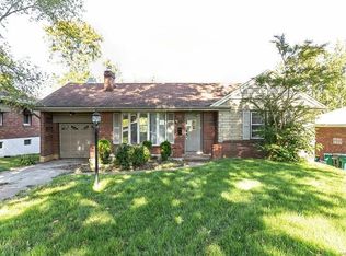 1225 Edgewater Dr, Saint Louis, MO 63137