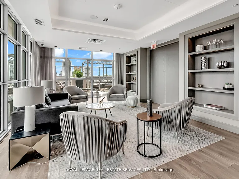 501 Saint Clair Ave W #418 — Photo 30