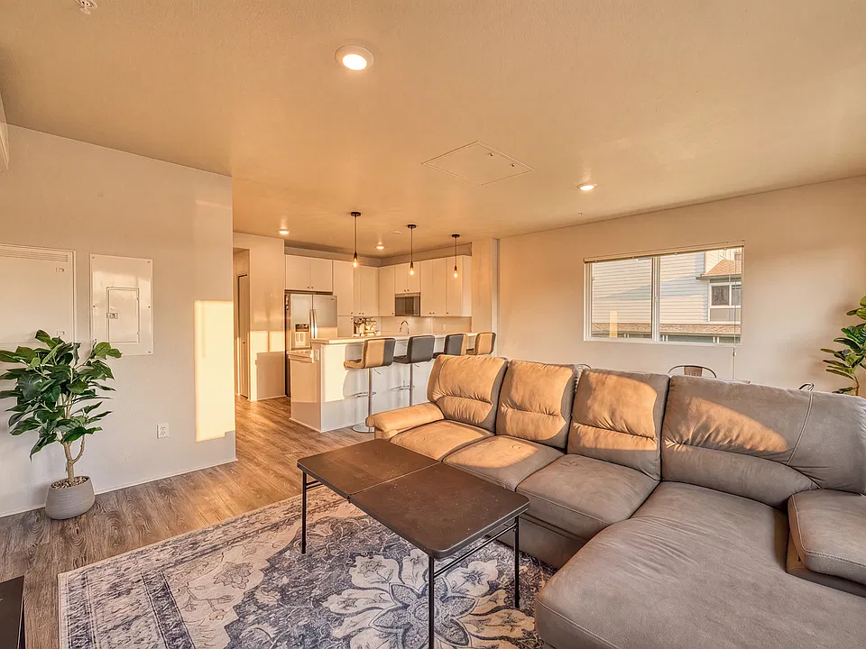 91-4099 Hikuono St #1302
