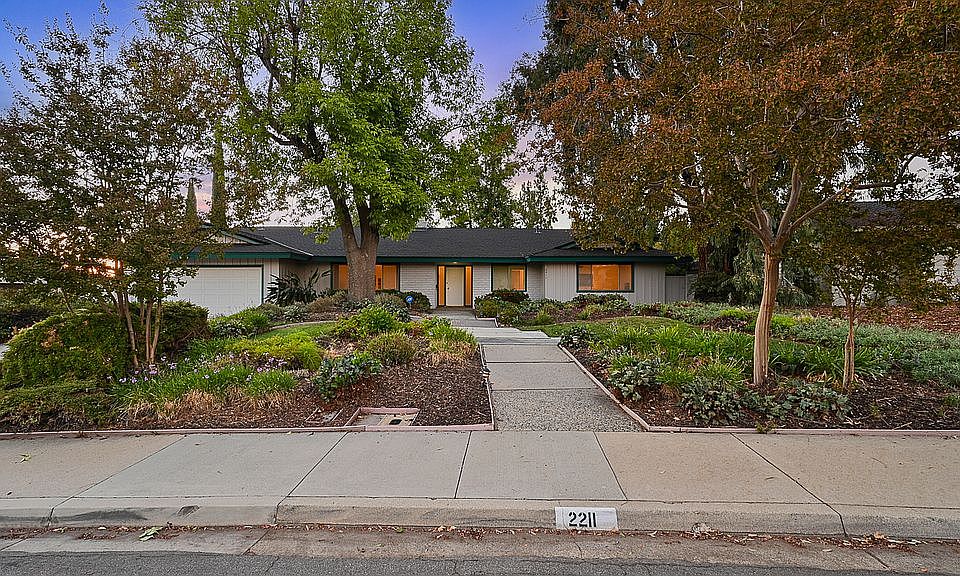 1st image of 2211 N La Paz Dr