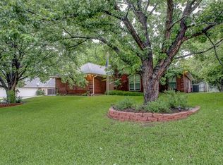 512 Inland Cir, Azle, TX 76020