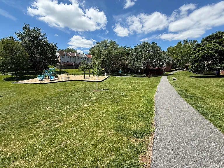 15711 Ambiance Dr — Photo 16