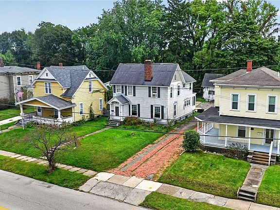 3rd image of 729 Main St
