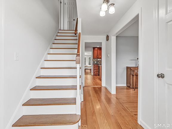 3rd image of 76 Greenbrier Road