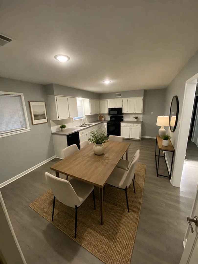 3BR/2BA House for Rent in Sherwood — Photo 4