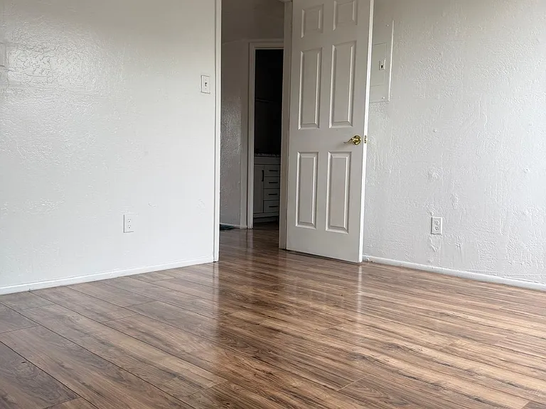 1046 W Polk St #A — Photo 7