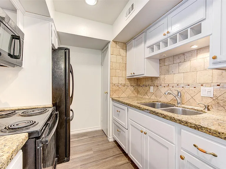 10202 Forum Park Dr #256 — Photo 12