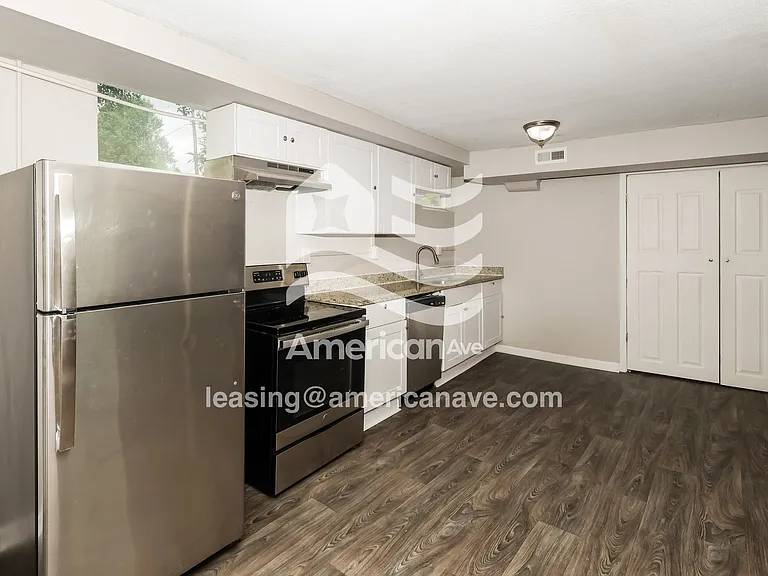662329_006_kitchen_6.jpg