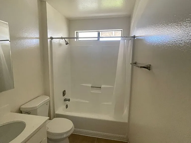 3300 Eureka Pl #5 — Photo 7