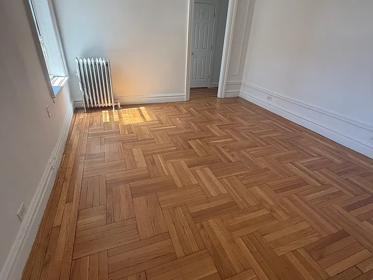 344 E 209th St #2E — Photo 1