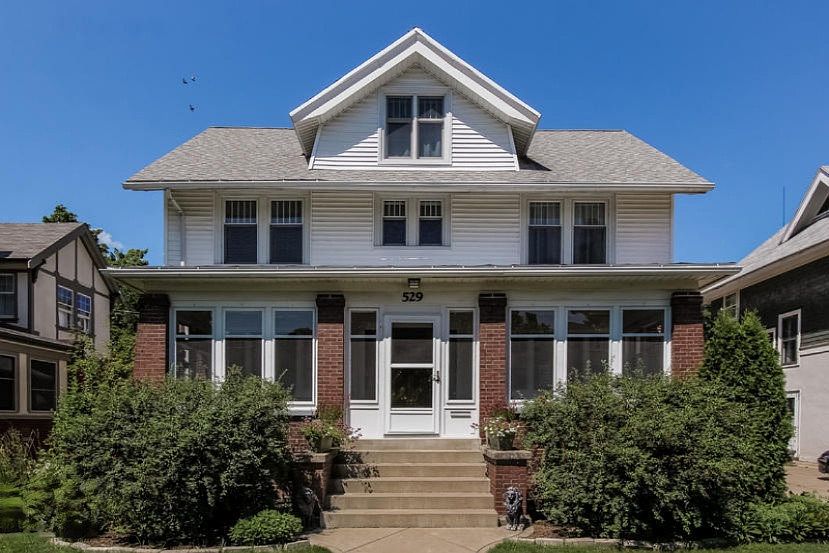 1st image of 529 Gladstone Dr SE