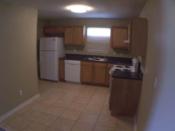 3rd image of 2902 W 5th St