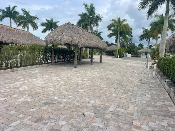 504 NW Chipshot Ln, Port Saint Lucie, FL 34986