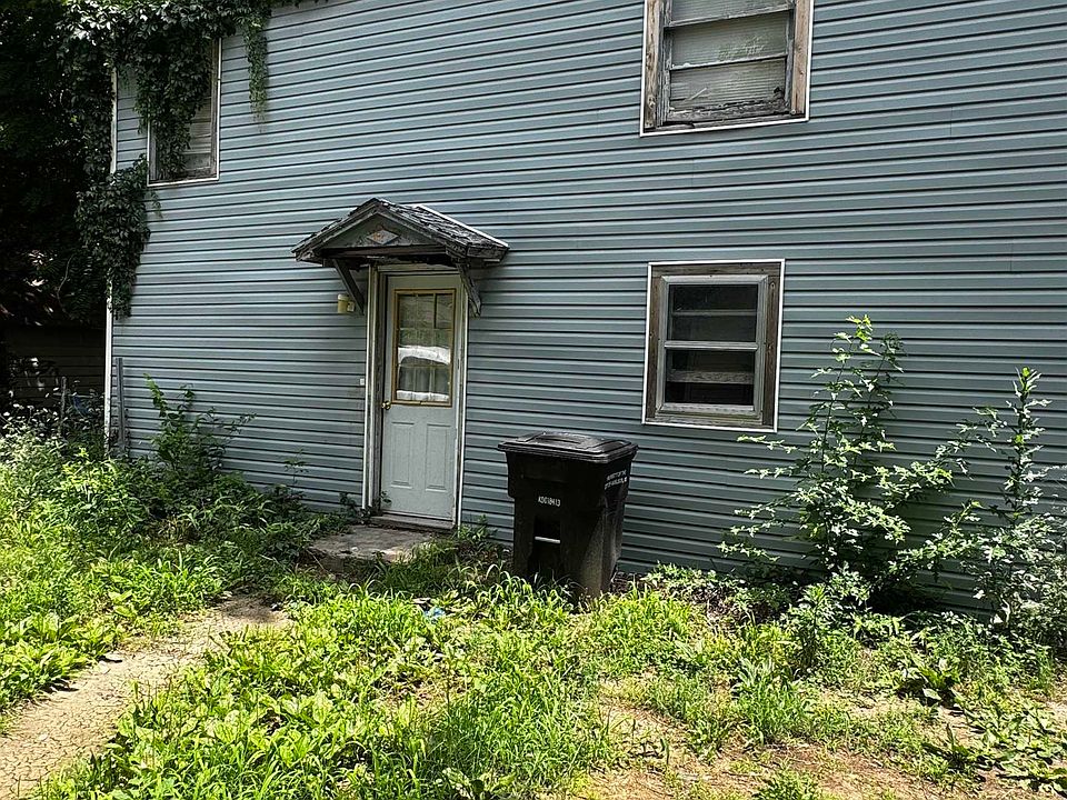 2nd image of 130 E Main St