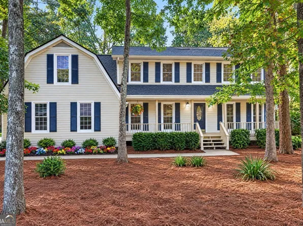 135 Pamela Ct, Fayetteville, GA 30214