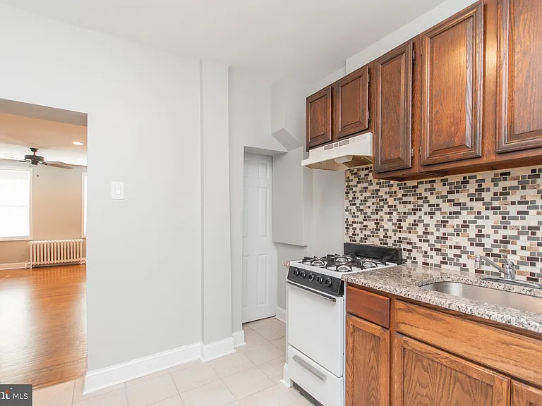 3138 Tilton St — Photo 12