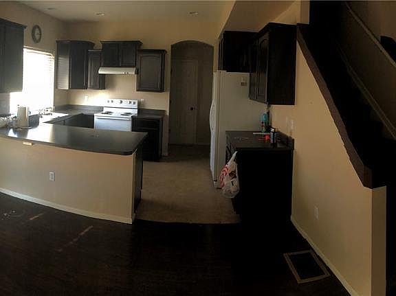 4th image of 5565 N Lisbon St