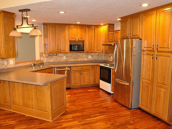 3rd image of 2044 Arbor Rdg