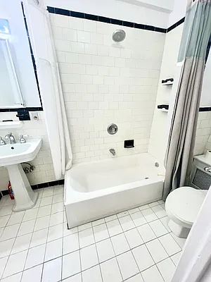 Rented by R New York | media 17