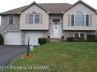 127 Brookhollow Rd, Mountain Top, PA 18707