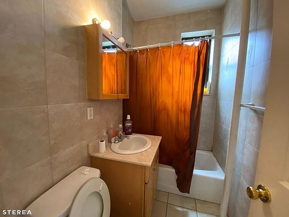 5th image of 2906 21st Ave #1B