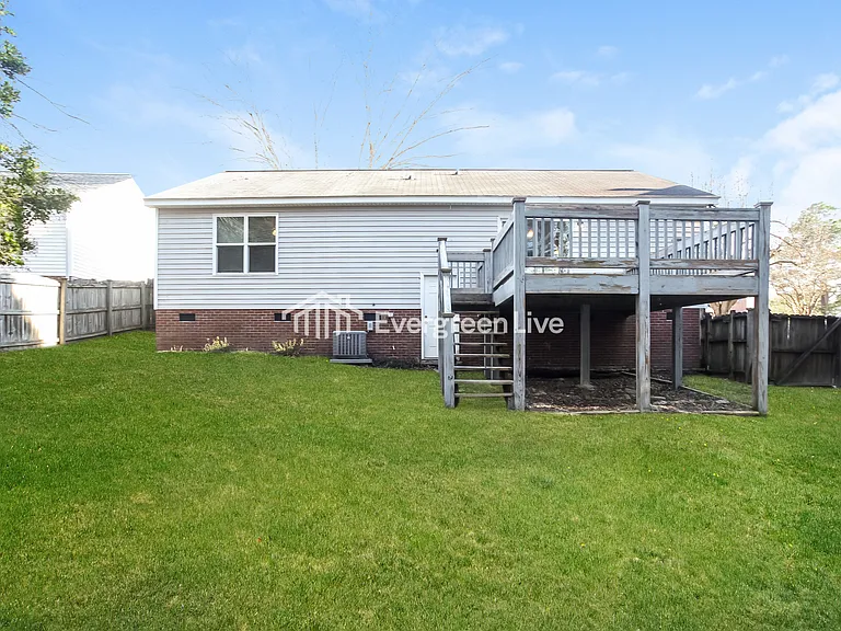 410 Clyde Ct — Photo 15