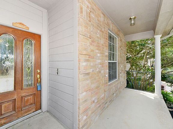 3rd image of 21306 Encino Caliza