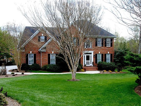 2nd image of 202 Earls Ct