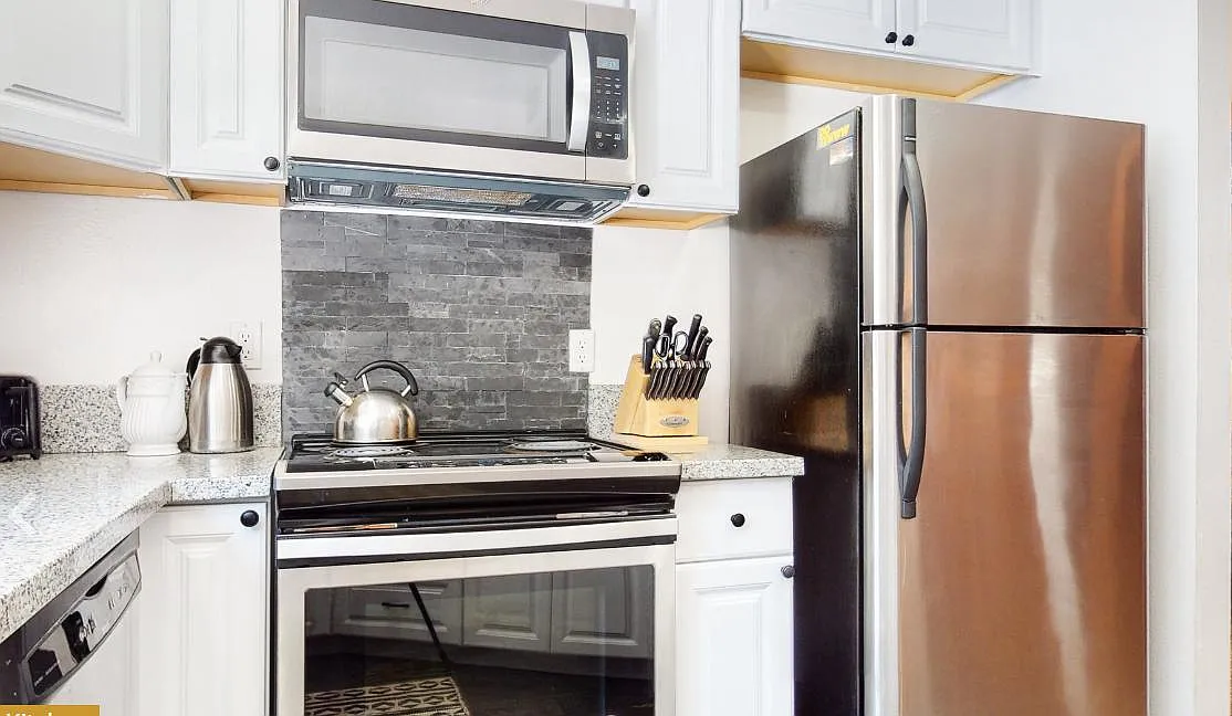 2 bed, $5,200 — Photo 4