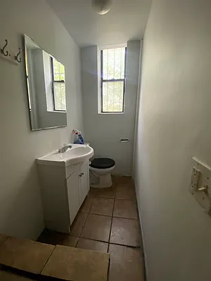 Rented by Hagstrom Management Inc | media 35