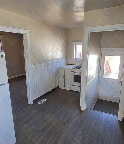 816 Walnut St — Photo 4