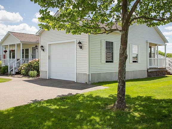 3rd image of 19 Stonemeadow Dr
