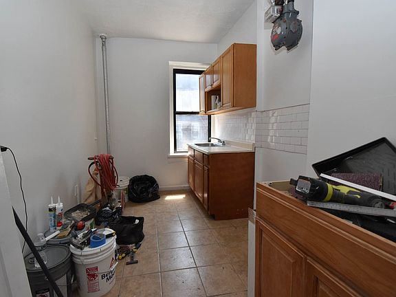 3rd image of 2333 Loring Pl N APT 51