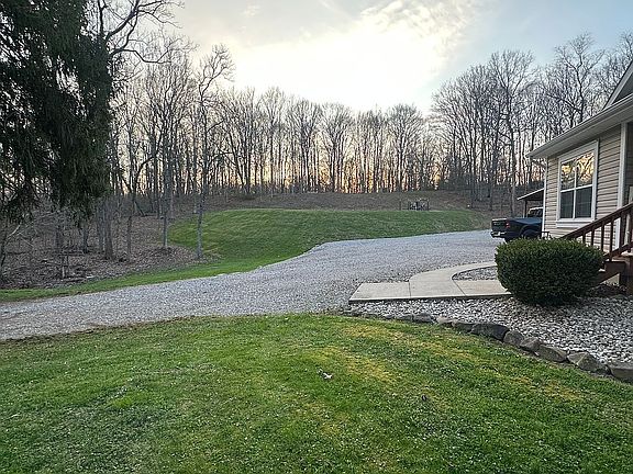 3rd image of 475 Raysville Rd